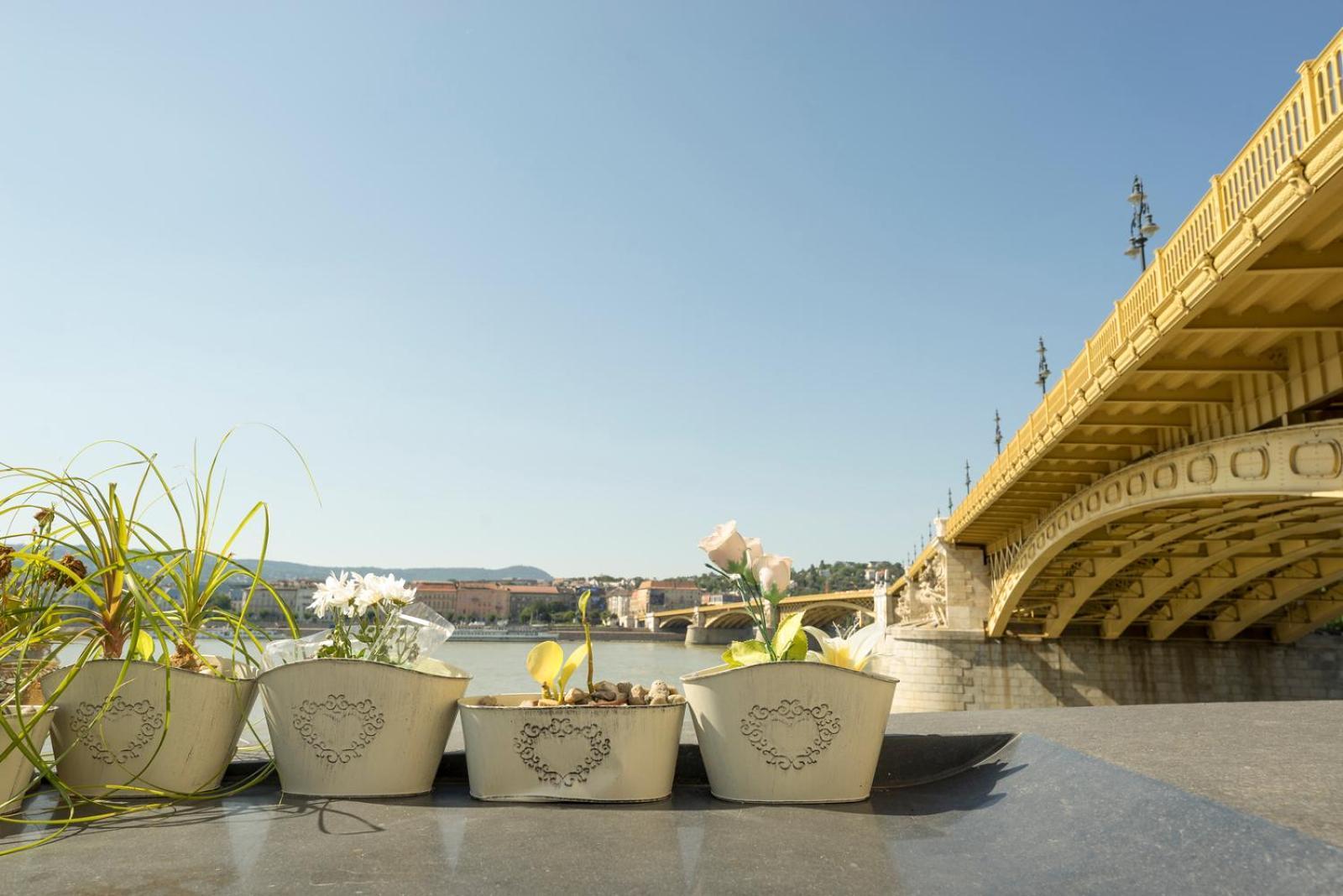 Unique Studio At The Danube With Aircon Budapest Bagian luar foto