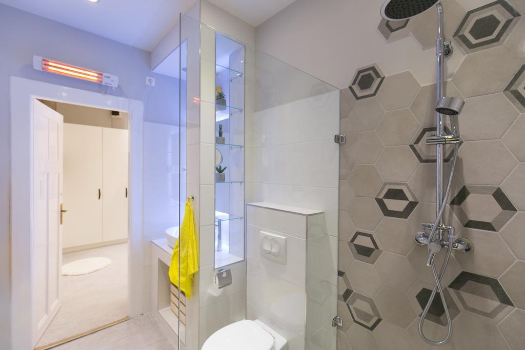 Unique Studio At The Danube With Aircon Budapest Bagian luar foto